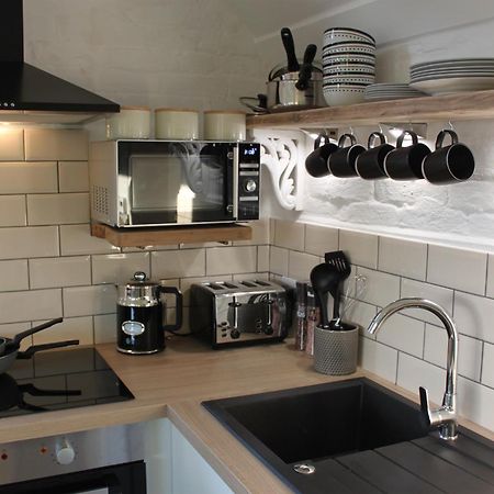 Beautiful Barn Conversion, 3 Bed, Hot Tub, Sauna, Gym, Enclosed Garden Ryde  Exterior foto